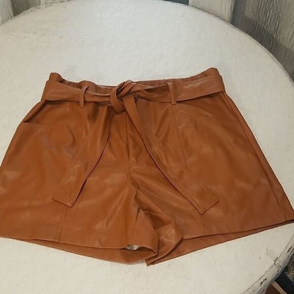 Brown faux leather shorts with bow tie. New with tags - Picture 1 of 15